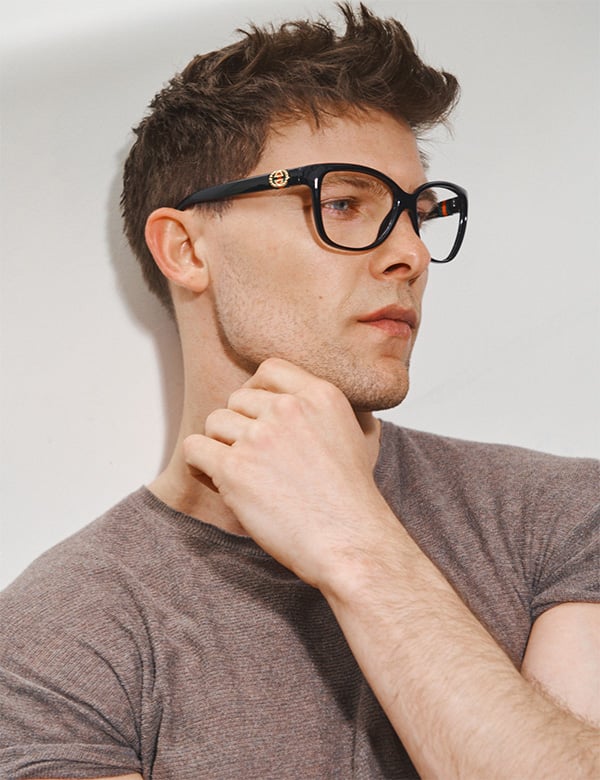 Mannelijk model met donkerblond haar Laurens V.