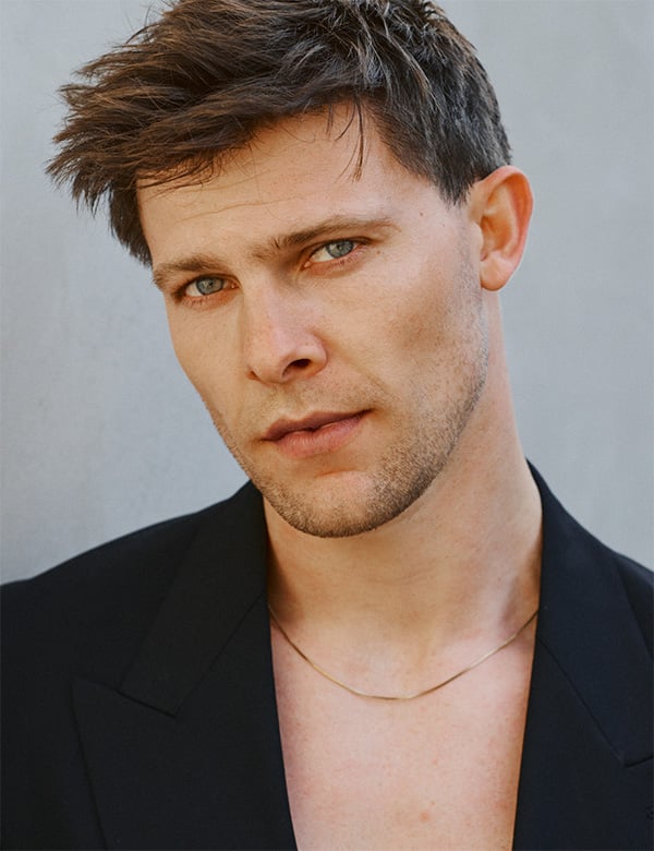 Mannelijk model met donkerblond haar Laurens V.