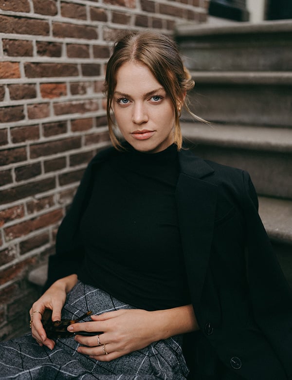 Vrouwelijk model met blauwe ogen Louana.