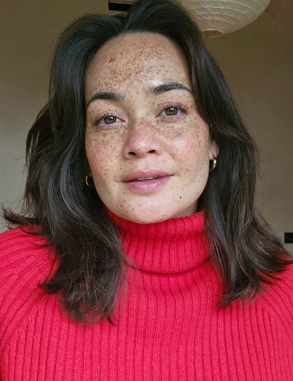 vrouwelijk model met donkerbruin haar Melissa Be.