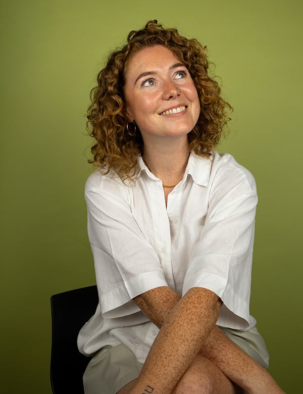 Vrouwelijk model met rood haar Ruby D.