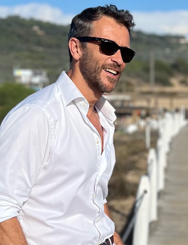 Mannelijk model met bruingrijs haar Wim P.