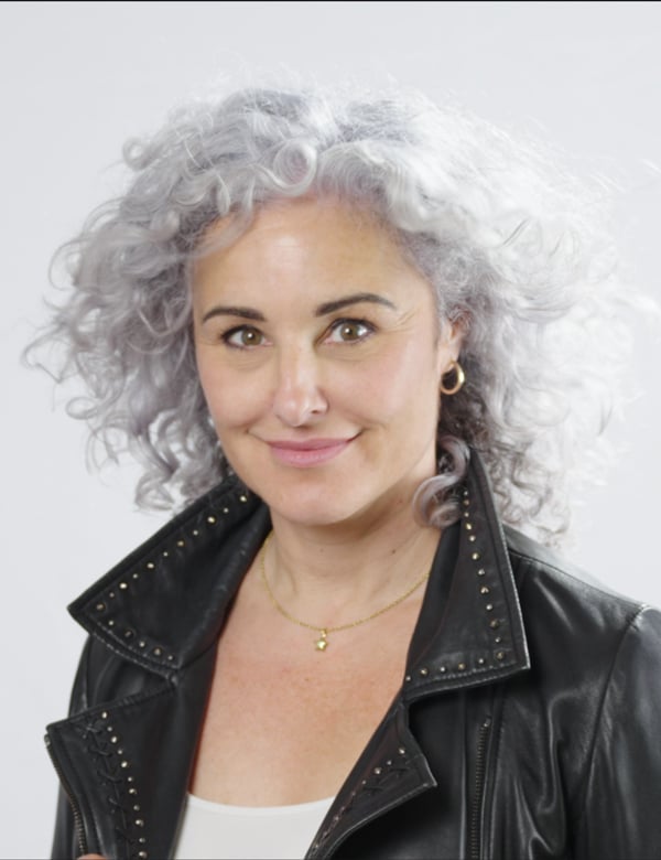 Vrouwelijk model met grijs haar Zamarra