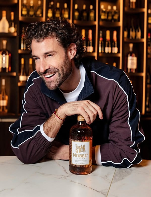 Mannelijk model met bruin haar Auke