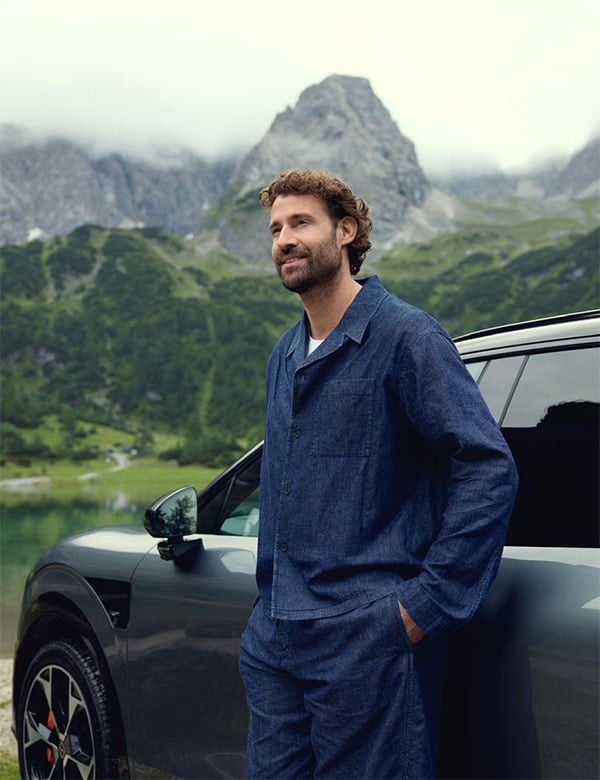 Mannelijk model met bruin haar Auke