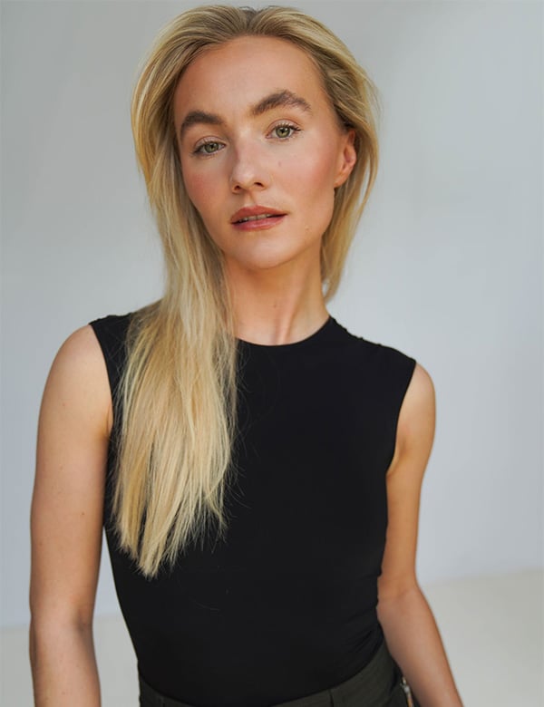 Vrouwelijk model met blond haar Bernice
