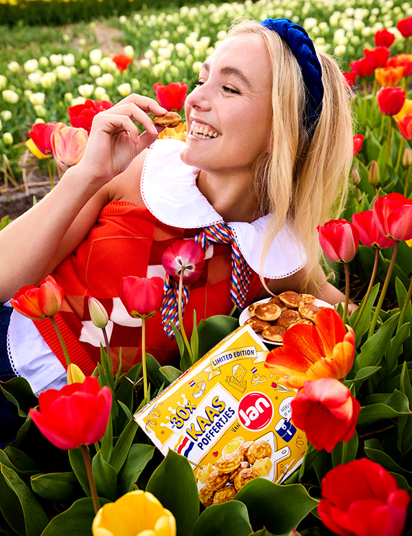 Vrouwelijk model met blond haar Bernice.