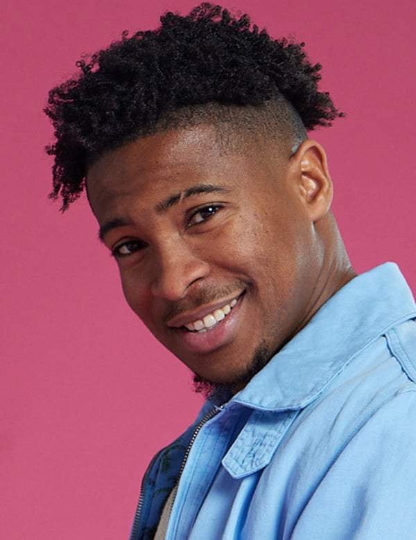 Mannelijk model met zwart haar joshua