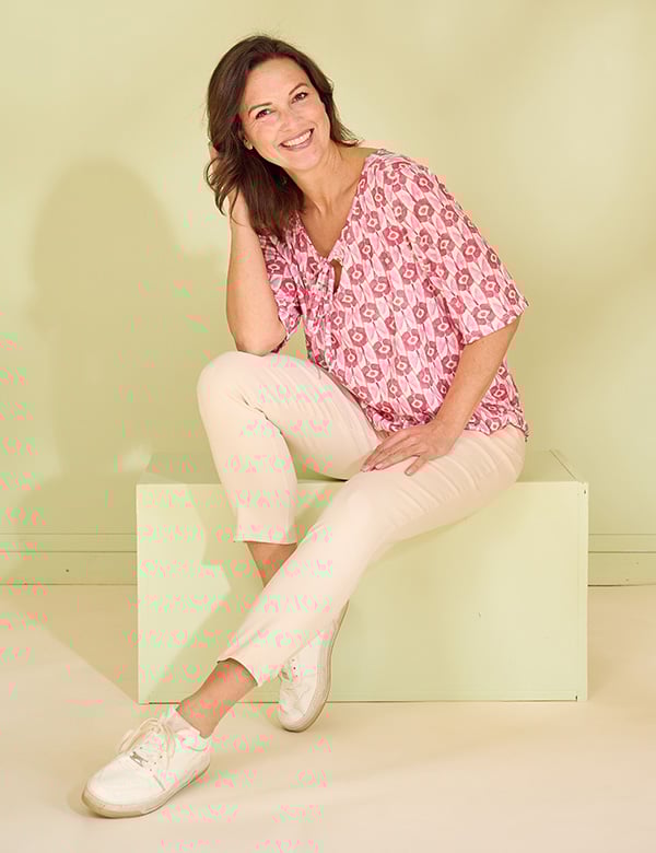 Vrouwelijk model met bruin haar Margriet H.