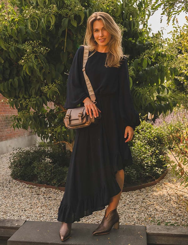 Vrouwelijk model met lang blond haar Marloes T.
