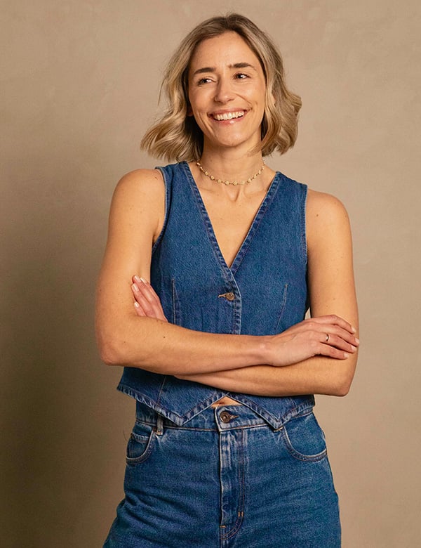 Vrouwelijk model met blond haar Suus.
