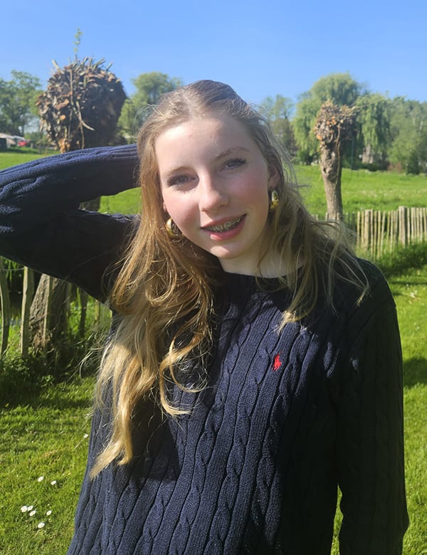 Tienermodel met blond haar Floor G.