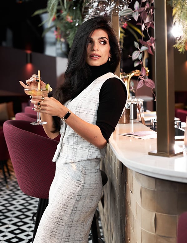 Vrouwelijk model met donker bruin haar Ipek