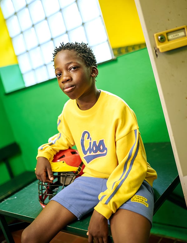 kindermodel met donker haar Nea