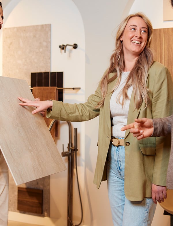 Vrouwelijk model met lang blond haar Stephanie P.