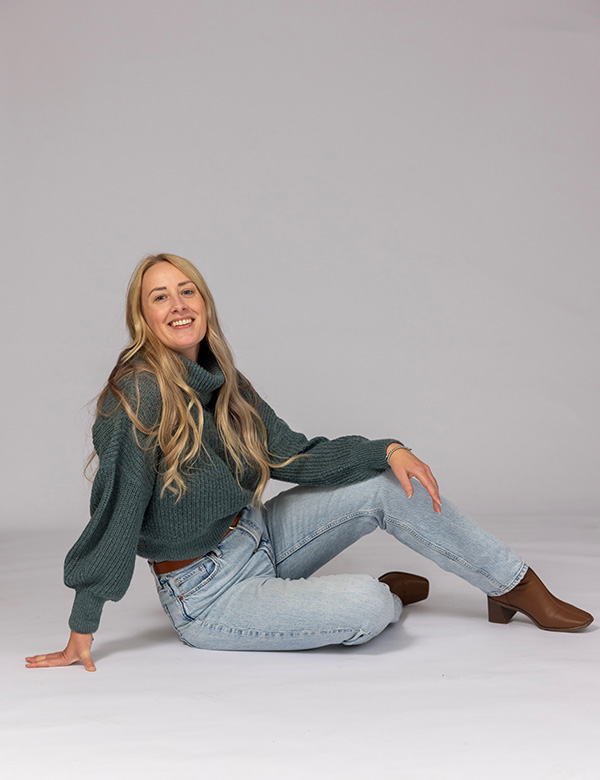 Vrouwelijk model met bond haar Stephanie