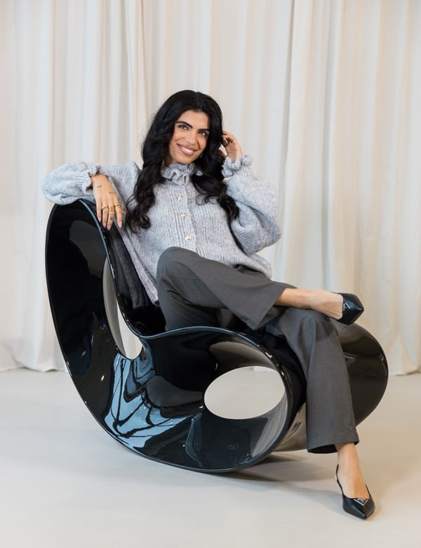 Vrouwelijk model met donker bruin haar Ipek