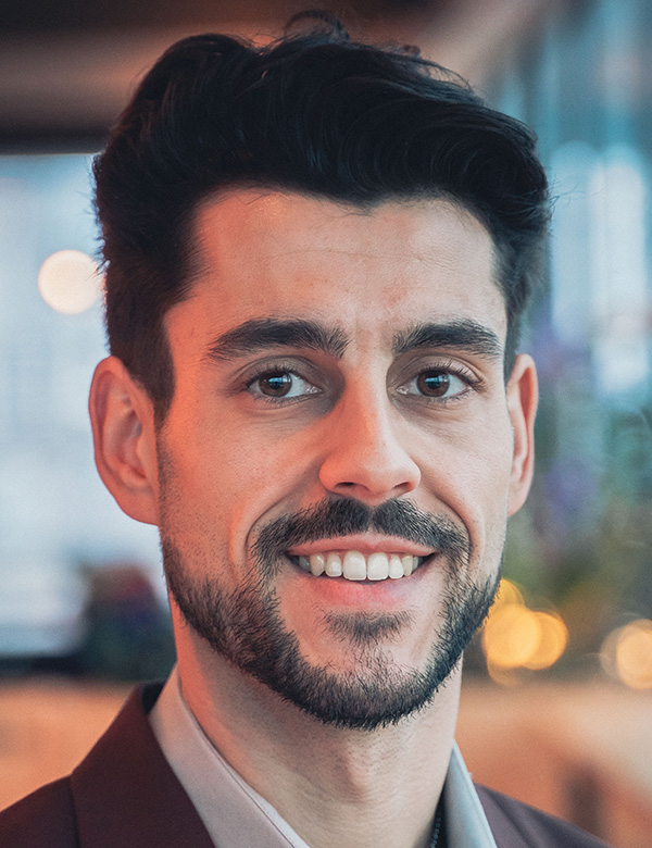 Mannelijk model met zwart haar jeffrey