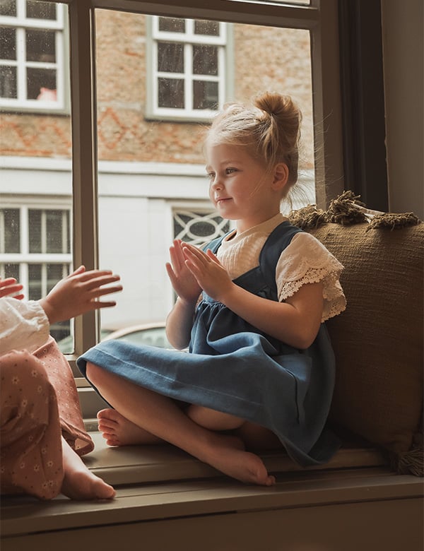 Kindermodel met blond haar Kate