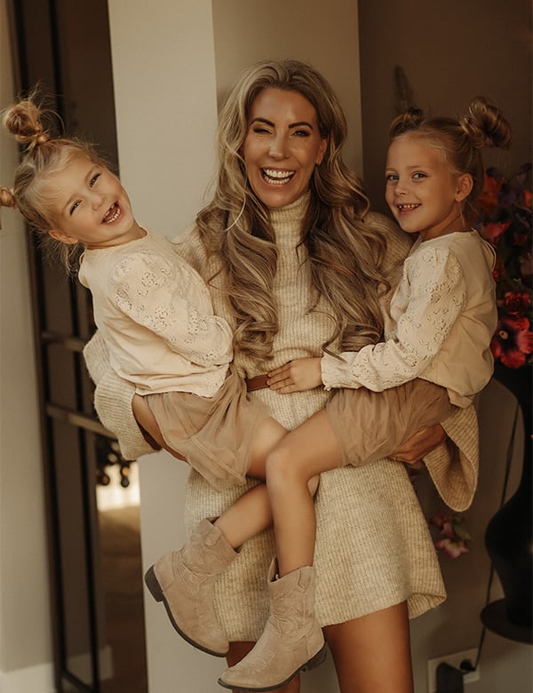 Kindermodel met blond haar Kate