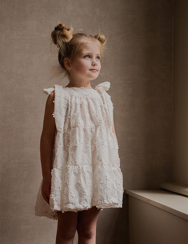 Kindermodel met blond haar Kate