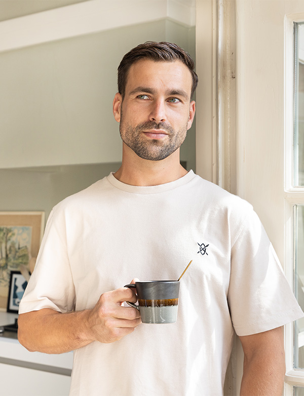 Mannelijk model met bruin haar Bas G.