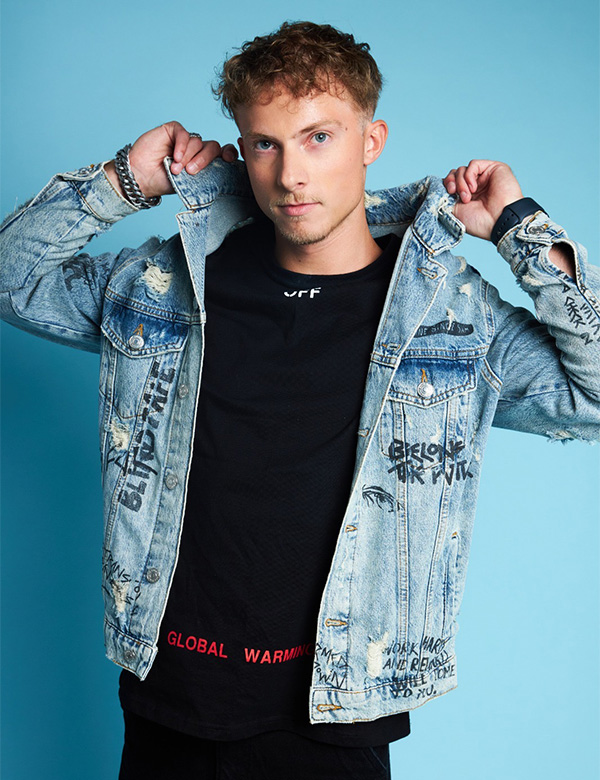 Mannelijk model met bruin haar Jay