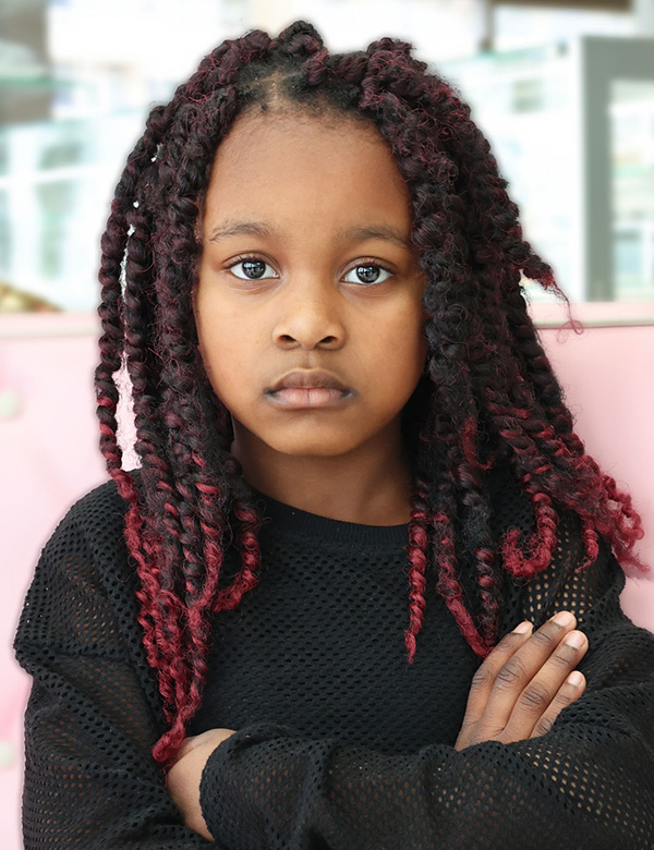 Kindermodel met donker haar Zoila