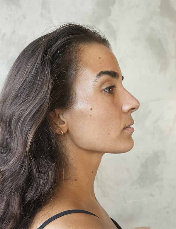 Vrouwelijk model met bruin haar Amber S.