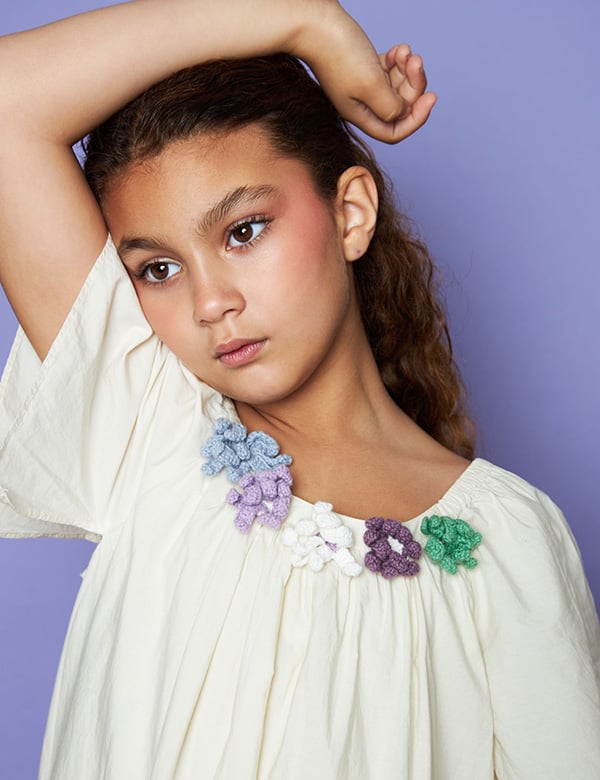 Kindermodel met roodbruin haar Ariana