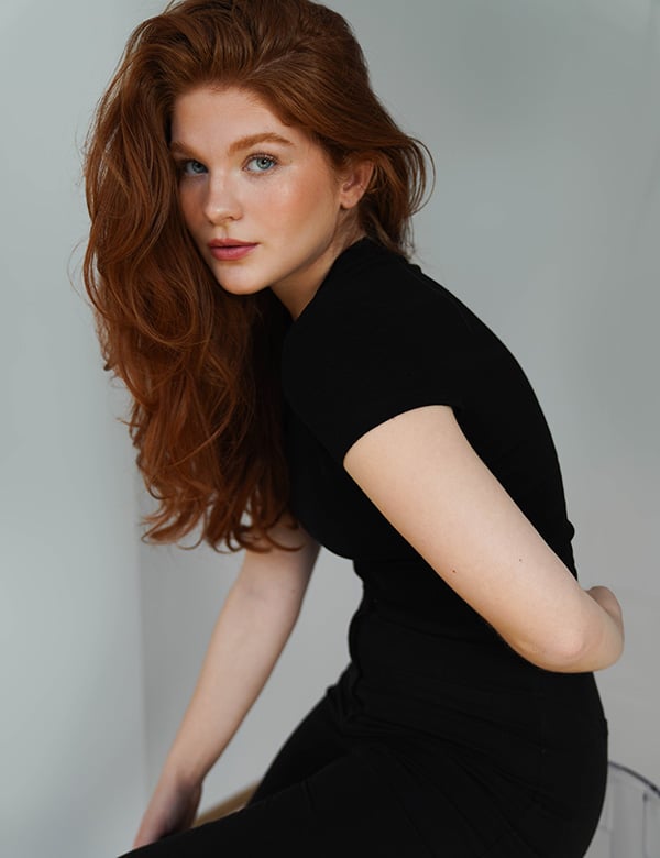 Vrouwelijk model met rood haar Chloé