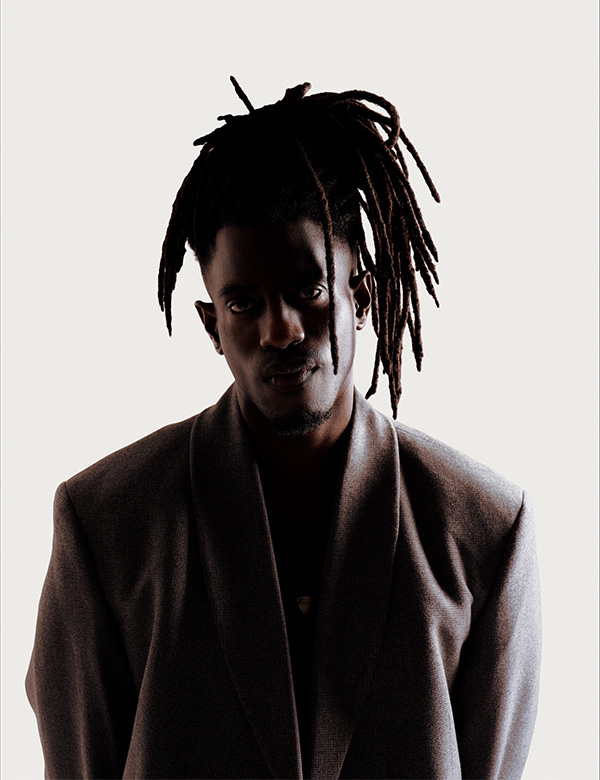 Mannelijk model met zwart haar Denzel