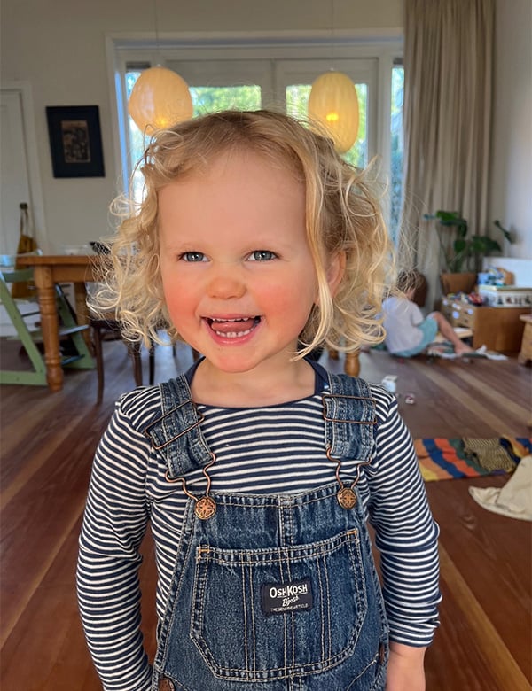 Kindermodel met blond haar Doris