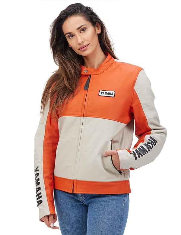 Vrouwelijk model met bruin haar Hasret