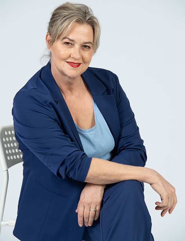 Vrouwelijk model met blond haar Hilde