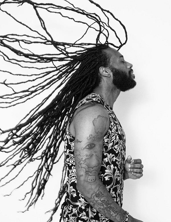 Mannelijk model met donkerbruin haar Jamail