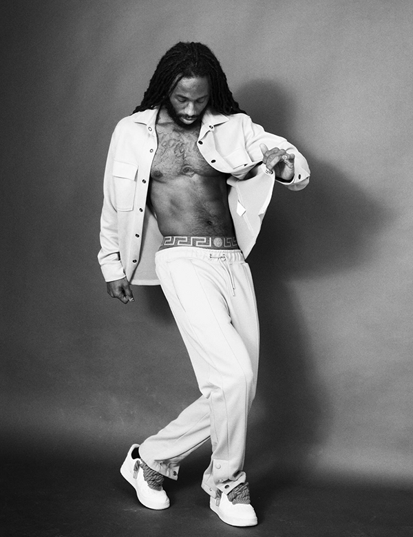 Mannelijk model met donkerbruin haar Jamail