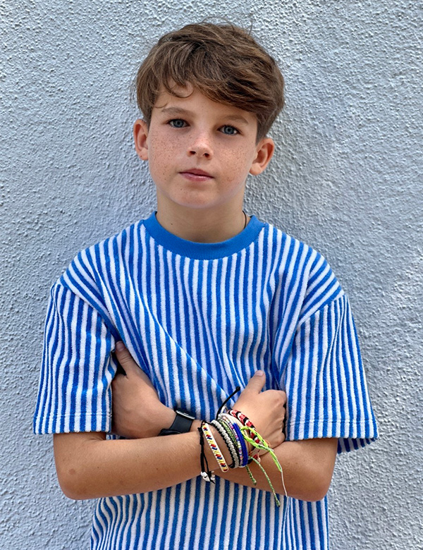 Kindermodel met bruin haar Mees