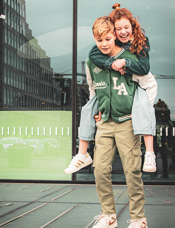 Kindermodel met roodbruin haar Ariana