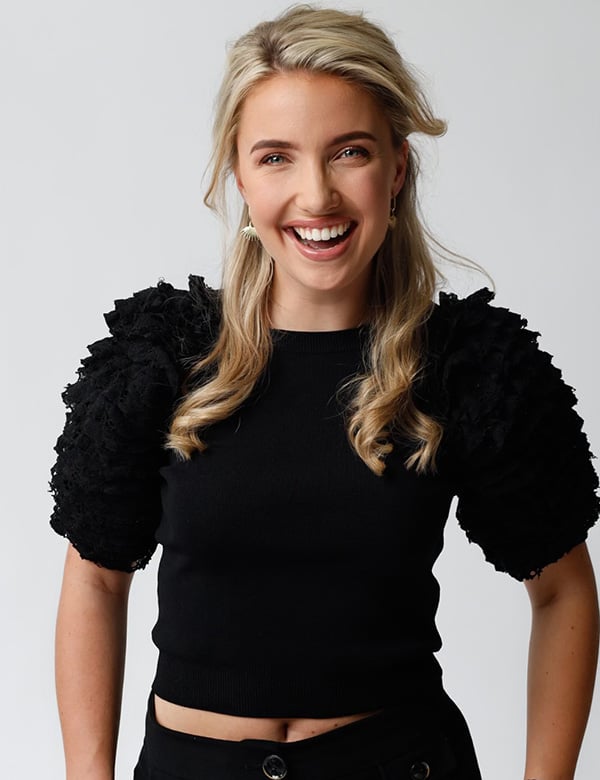 Vrouwelijk model met blond haar Rosalie