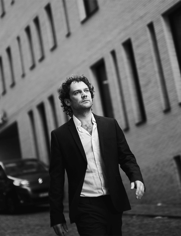 Mannelijk model met bruin haar Steef