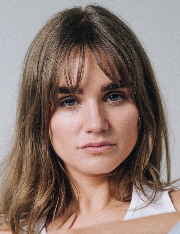 Vrouwelijk model met bruin haar hannah