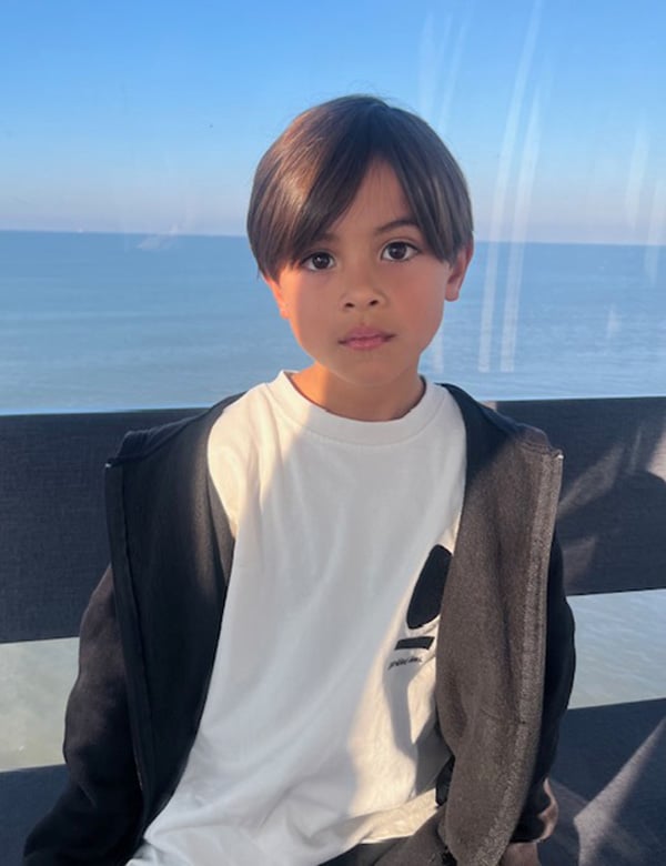 Kindermodel met zwart haar Ace