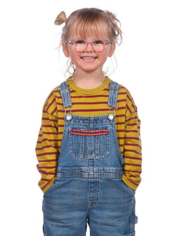 kindermodel met blond haar en blauwe ogen Doris