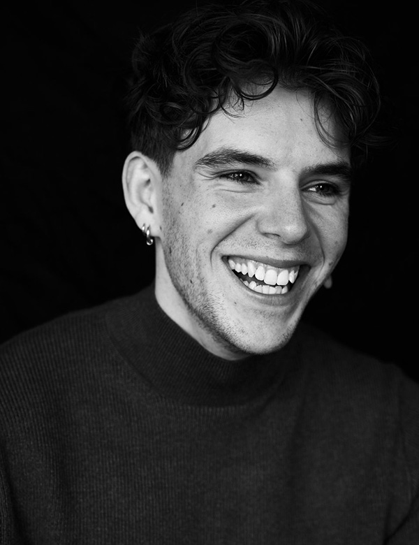 Mannelijk model met bruin haar Ibrahim