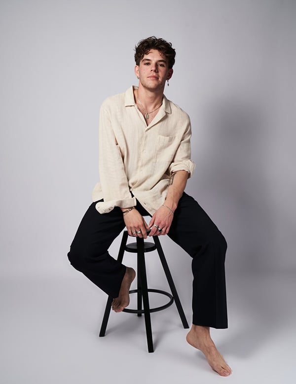 Mannelijk model met bruin haar Ibrahim