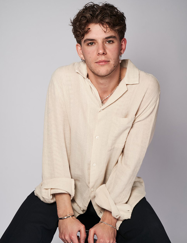 Mannelijk model met bruin haar Ibrahim