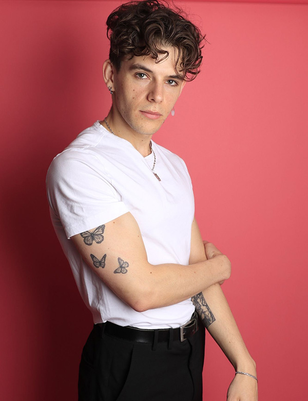 Mannelijk model met bruin haar Ibrahim