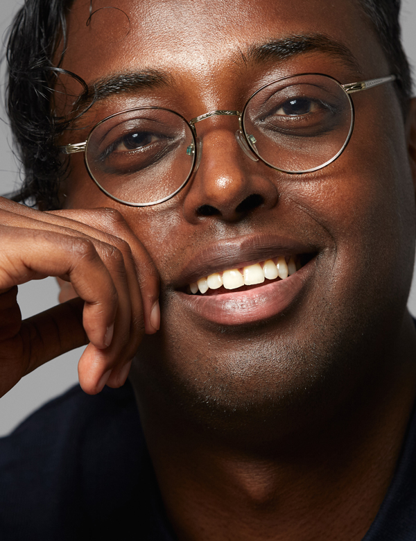 Mannelijk model met bruine ogen Mohamed A.