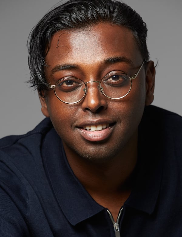 Mannelijk model met bruine ogen mohamed a.